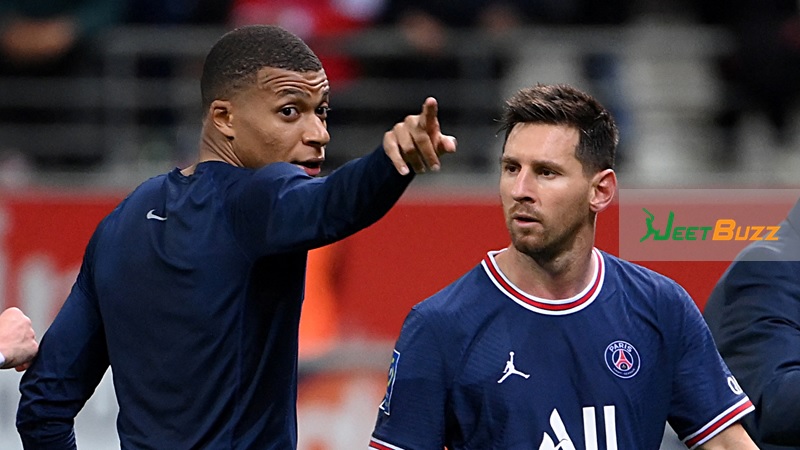 Lionel Messi unhappy with PSG teammate Kylian Mbappe 1 Lionel Messi & Kylian Mbappe