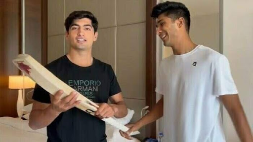 আফ্রিদির সংগঠনকে ম্যাচ জেতানো ব্যাট উপহার দেন নাসিম শাহ