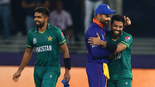 কোহলিকে ছাড়িয়ে বাবর আজম স্পর্শ করলেন রিজওয়ানকে