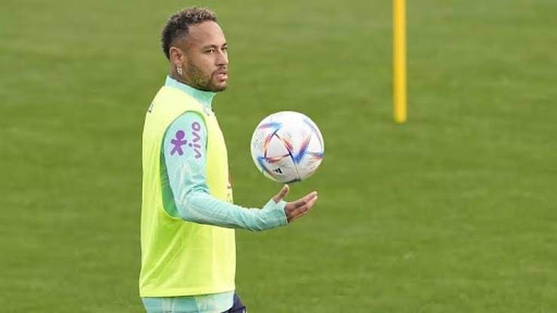 Neymar terlambat bergabung dengan latihan Brasil